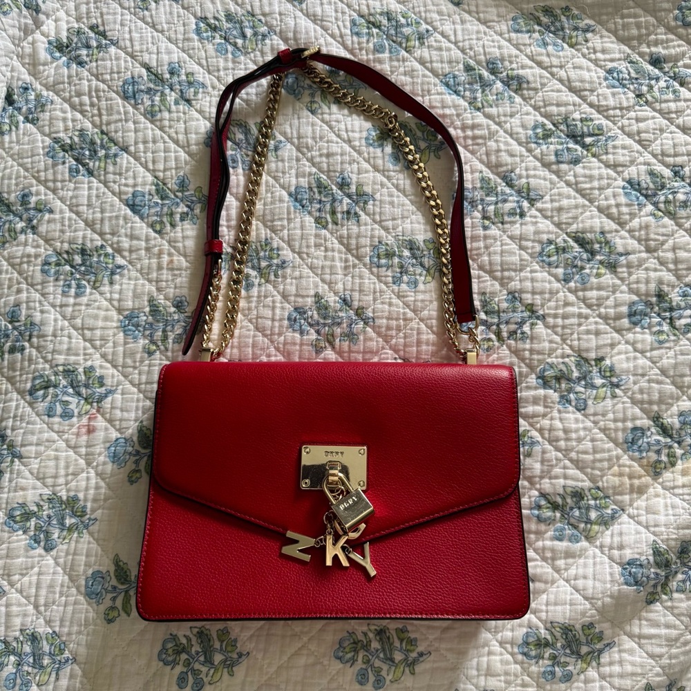 DKNY RED CROSSBODY/SHOULDER BAG